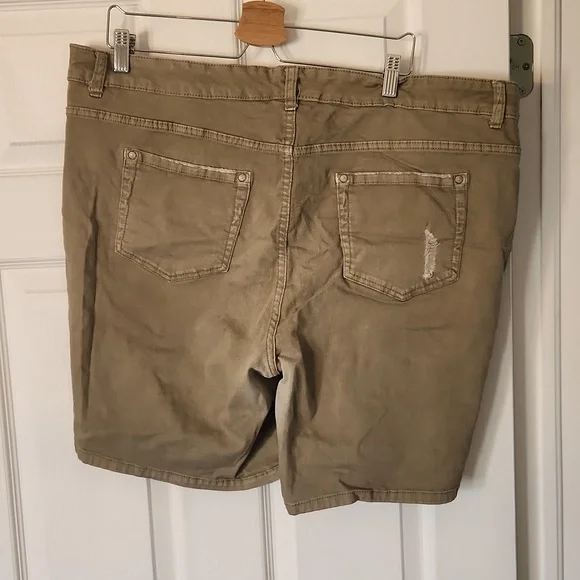 Short - Picture 2 of 2